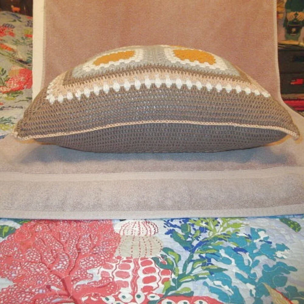 Vtg Granny Square Throw Pillow Cover 18